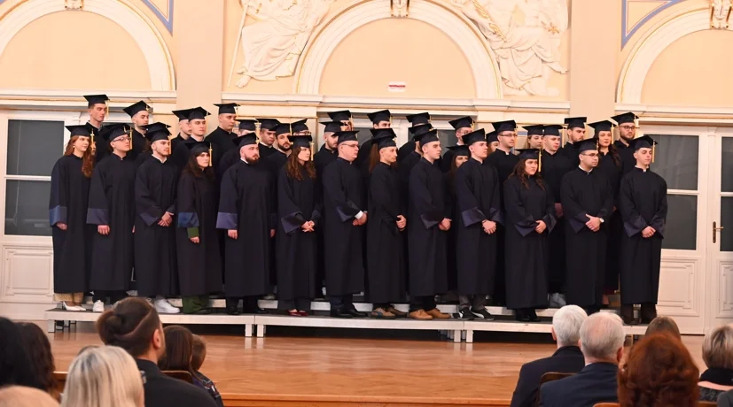 Promovirano 505 FOI-jevih prvostupnika/ca i magistra/ica