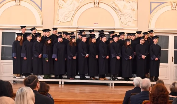 Promovirano 505 FOI-jevih prvostupnika/ca i magistra/ica