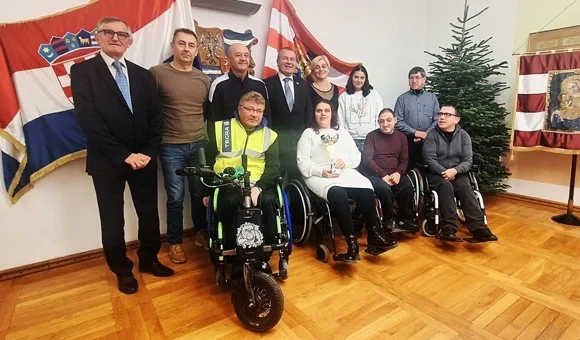 Župan Stričak članovima Boćarskog kluba cerebralne i dječje paralize Varaždin čestitao na odličnim rezultatima