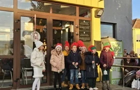 U sklopu Adventa u Trnovcu održan nastup mališana, a upaljena je i treća adventska svijeća