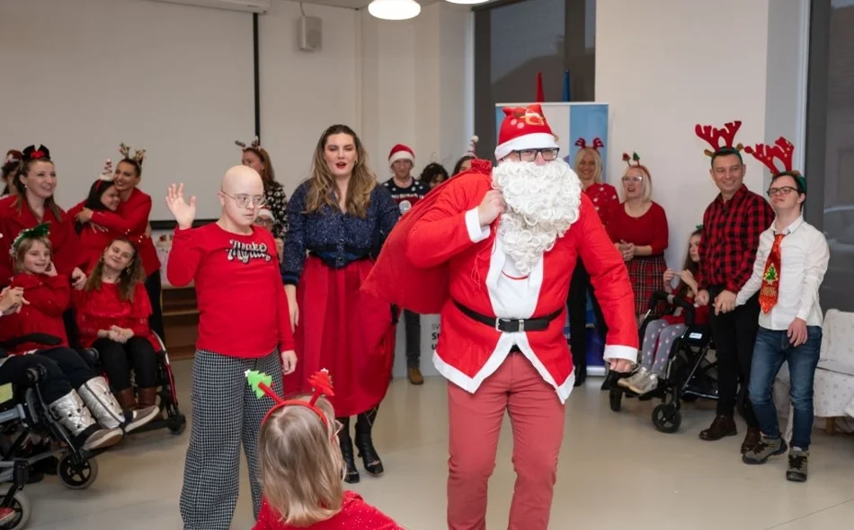 Održana već tradicionalna božićna priredba udruge „Uz tebe sam“