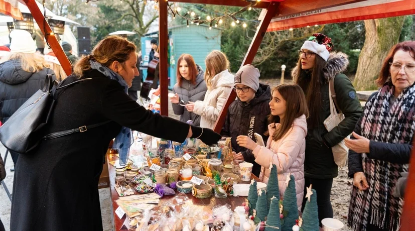 FOTO: Miris kuhanog vina, fritule, radionice, Djed Božićnjak i puno pozitivnih vibracija na Adventu u Zelendvoru!