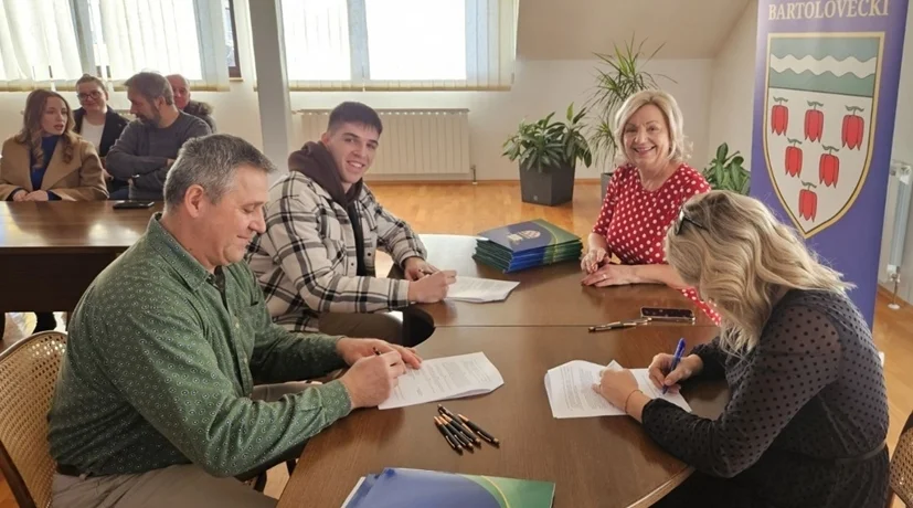 Potpisivanje ugovora o dodjeli studentskih stipendija u Općini Trnovec Bartolovečki