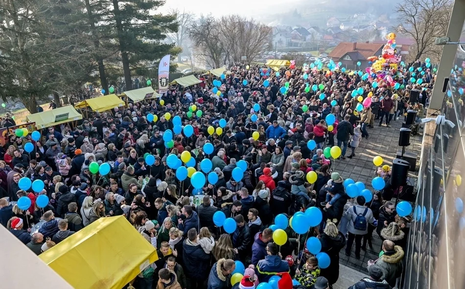 ZIHER JE ZIHER Stotine veselih malih i velikih Novomarofčana u novu 2025. godinu ušlo u podne!
