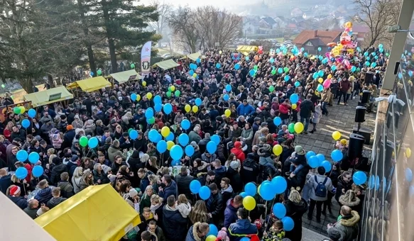 ZIHER JE ZIHER Stotine veselih malih i velikih Novomarofčana u novu 2025. godinu ušlo u podne!