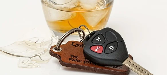 Vozio s više od 2 promila pa autom udario u zaštitnu ogradu