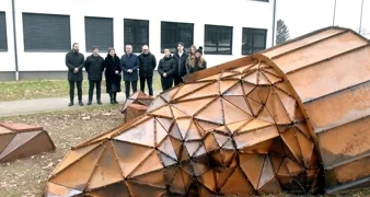 Ispred Druge gimnazije Varaždin otkrivena skulptura posvećena 1100. obljetnici krunidbe kralja Tomislava