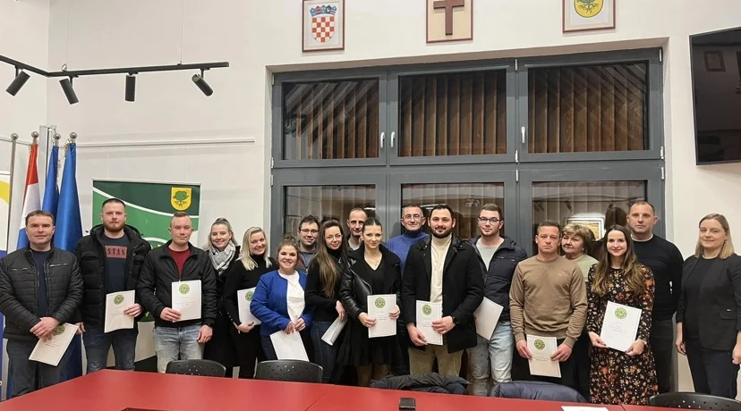 U Vidovcu potpisani Ugovori o dodjeli bespovratnih potpora mladim obiteljima radi rješavanja njihovog stambenog pitanja