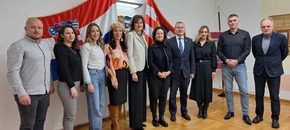 Učenici Medicinske škole Varaždin uključeni u dežurstvo na sportskim terenima