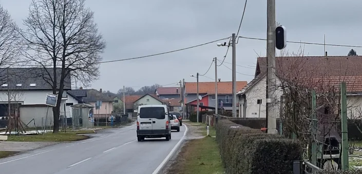 Evo koliko će vas koštati ukoliko pokažete srednji prst policijskim službenicima