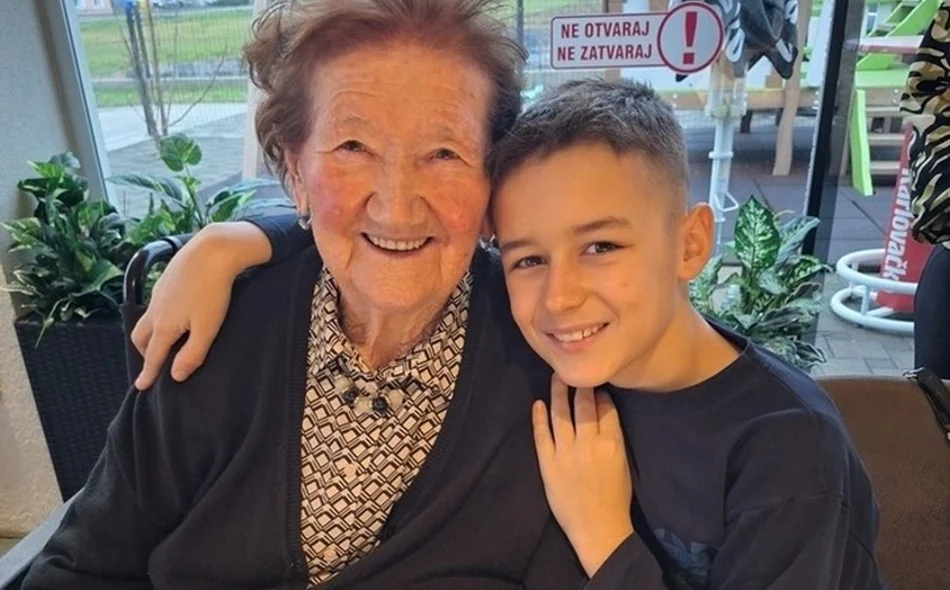 Baka Marija Šestak u krugu obitelj i prijatelje proslavila 100. rođendan