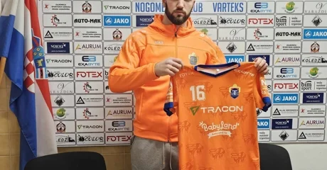 Jedan od najboljih stopera lige, Marijan Fotak (21), pojačava redove Varteksa!