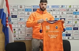 Jedan od najboljih stopera lige, Marijan Fotak (21), pojačava redove Varteksa!