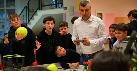 Petrijanečki osnovnoškolci ugostili mlade robotičare i upoznali se modernim tehnologijama