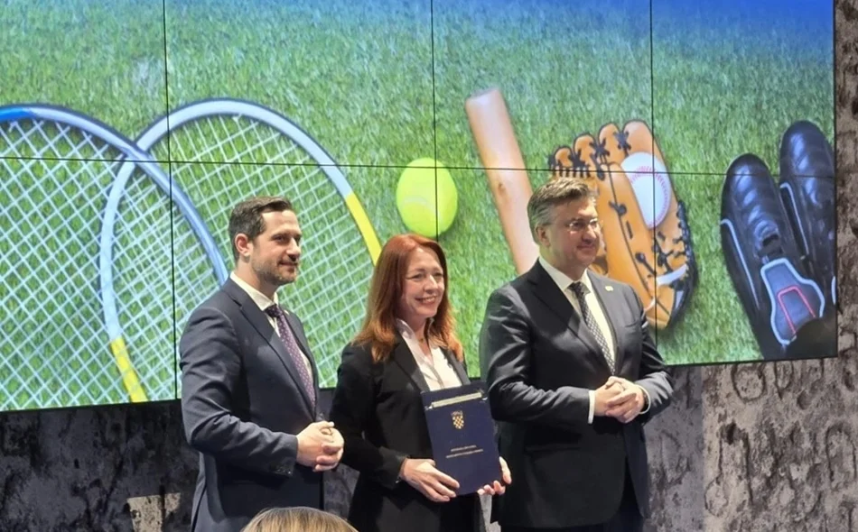 Silvija Zagorec primila je ugovor za obnovu sportske dvorane Osnovne škole Novi Marof