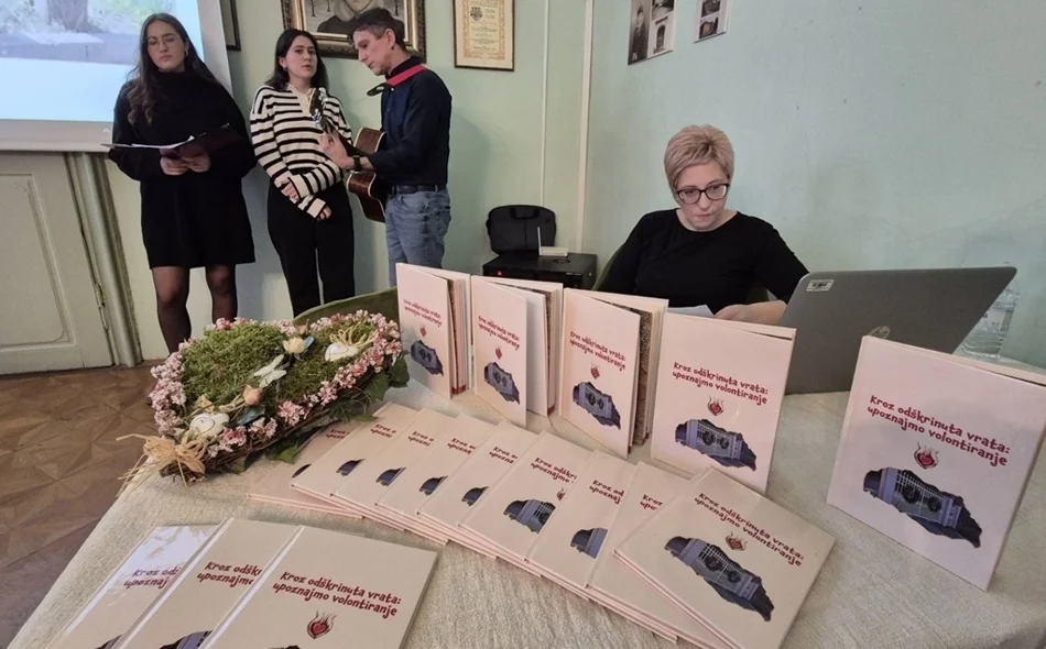 Povodom Dana bolesnika promovirana brošura „Kroz odškrinuta vrata: upoznajmo volontiranje“ autorice Dijane Hereković