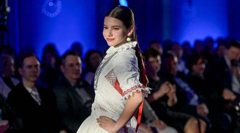 FOTO Revija „Čarobne ruke“: Učenici i obrtnici predstavili svoje inovativne kreacije