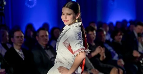 FOTO Revija „Čarobne ruke“: Učenici i obrtnici predstavili svoje inovativne kreacije