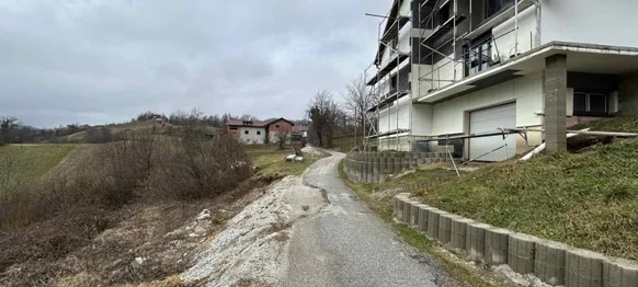 Klizište uz prometnicu u Gornjoj Višnjici