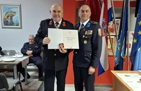 Izvještajna Skupština DVD-a Radešić: dugogodišnjem predsjedniku Željku Sremecu Spomenica za 50 godina vatrogasnog rada