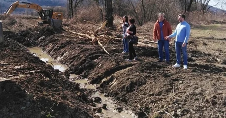 Traju radovi na održavanju vodotoka u Varaždinskim Toplicama da bi se smanjio rizik od poplava