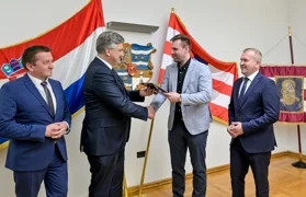 Premijer Plenković uručio važan ugovor: Varaždinska županija prva koja započinje s projektiranjem i izgradnjom geotermalne elektrane