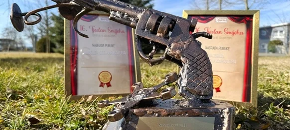 Završio Tjedan smijeha Kerekesh Teatra: &bdquo;Najjači smehek&rdquo; predstavi &bdquo;Prekid preko veze&rdquo; kazališta Moruzgva