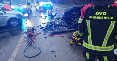 Operativni vatrogasci DVD-a Varaždinske Toplice intervenirali u teškoj prometnoj nesreći