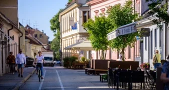 &bdquo;PopUp susedi&rdquo; pozivaju na druženje u Šenoinu ulicu: zelena i društvena rješenja za užurbani urbani prostor