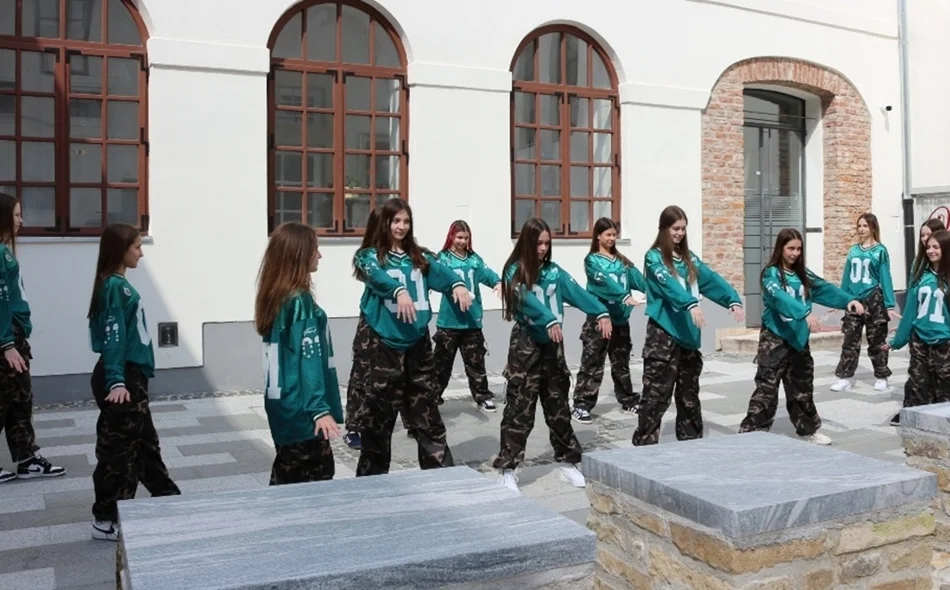 Gradonačelnik Neven Bosilj održao prijam za članice Plesnog kluba Feel