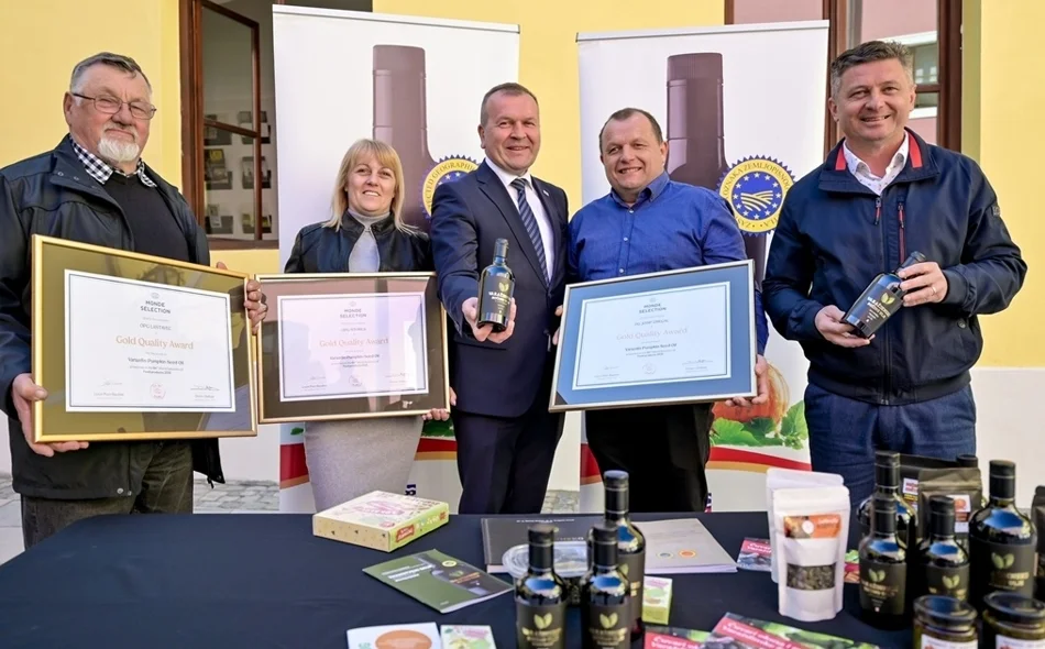 Nova tri zlata Varaždinskog bučinog ulja na prestižnom Monde Selectionu u Bruxellesu