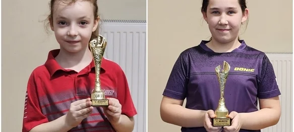 Lea Kos i Mila Hrkec s osvojenim trofejima