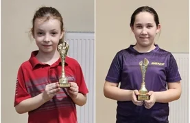 Lea Kos i Mila Hrkec s osvojenim trofejima