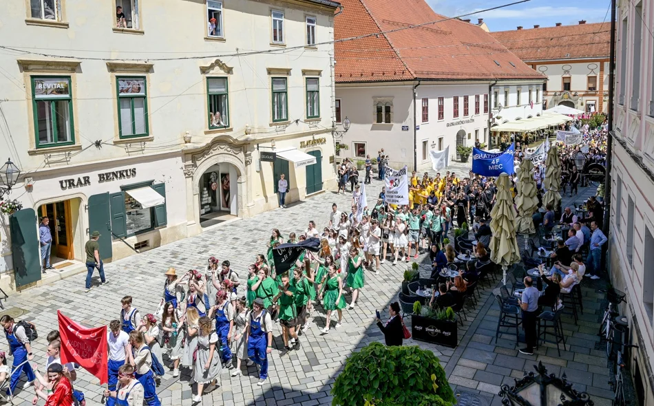 Maturanti mimohod 2024
