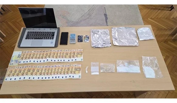 Kod 40-godišnjaka pronađeni droga, digitalna vaga i novac