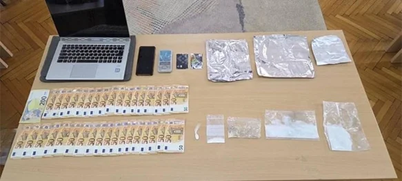 Kod 40-godišnjaka pronađeni droga, digitalna vaga i novac