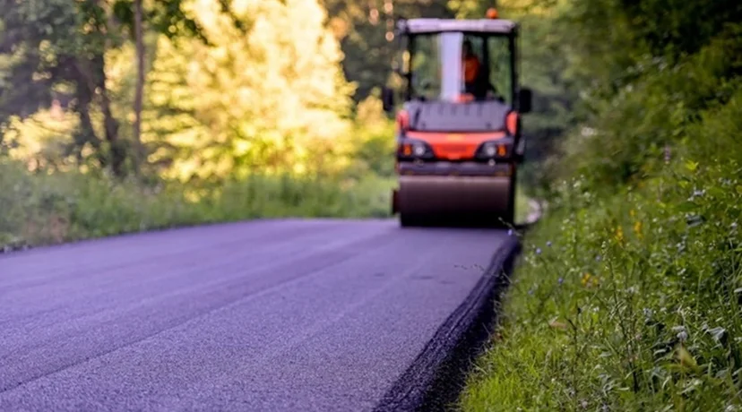 Stiže asfalt na 2,5 km ceste Osečka-Gačice u širini od najmanje 4,5 m, počela rekonstrukcija vodovodne mreže