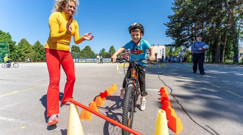 FOTO Djeca na poligonu pokazala spretnost, ravnotežu, ali i prometnu odgovornost