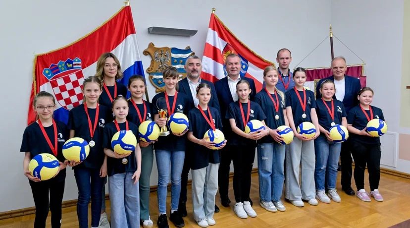 Članice Ženskog odbojkaškog kluba Ivanec osvojile naslov prvakinja Hrvatske u mini-odbojci