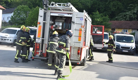 Vatrogasci u vježbi iz tvornice spašavali troje radnika