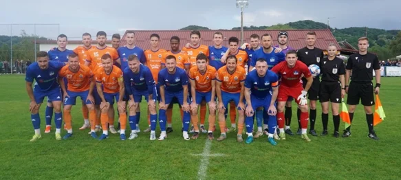 Nogometaši Varteksa i Bednje uoči prošlosezonske prve finalne utakmice Županijskog nogometnog kupa