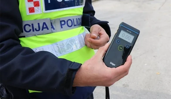 Upravljao mopedom s 3.13 promila pa priveden u policijsku postaju