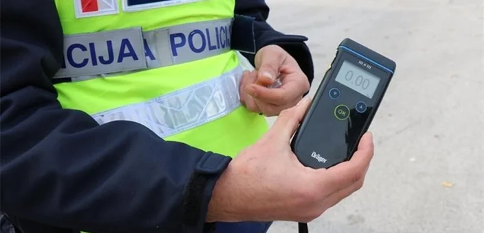 Vozačka mu je ranije oduzeta i ukinuta, a sada je opet pijan ulovljen za volanom