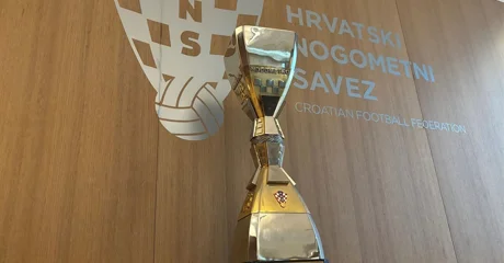 Trofej namijenjen prvaku SuperSport Hrvatske nogometne lige