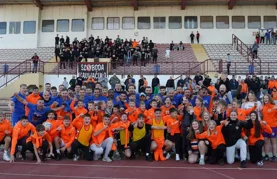 Slavlje nogometaša Varteksa s navijačima na varaždinskom stadionu Sloboda