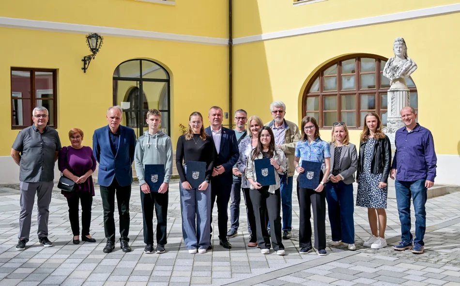 Učenici Prve gimnazije Varaždin među najboljima na svijetu u informatici i matematici