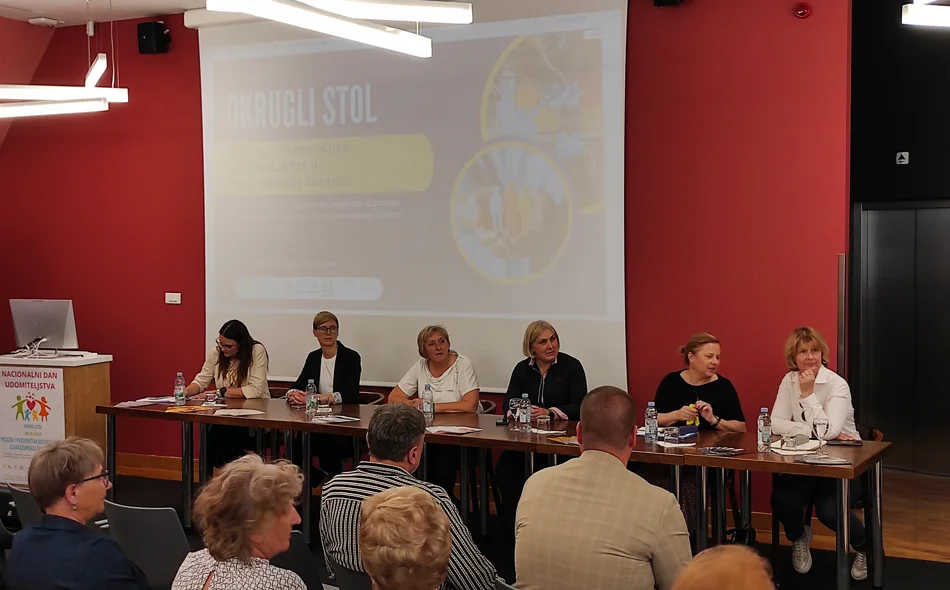 Udruga ZIPKA okupila stručnjake i udomitelje povodom Nacionalnog dana udomiteljstva