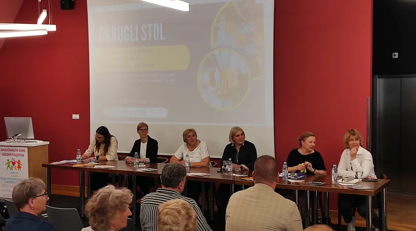 Udruga ZIPKA okupila stručnjake i udomitelje povodom Nacionalnog dana udomiteljstva
