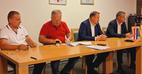 Potpisivanje ugovora s izvođačima radova na projektu asfaltiranja nerazvrstanih prometnica