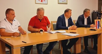 Potpisivanje ugovora s izvođačima radova na projektu asfaltiranja nerazvrstanih prometnica